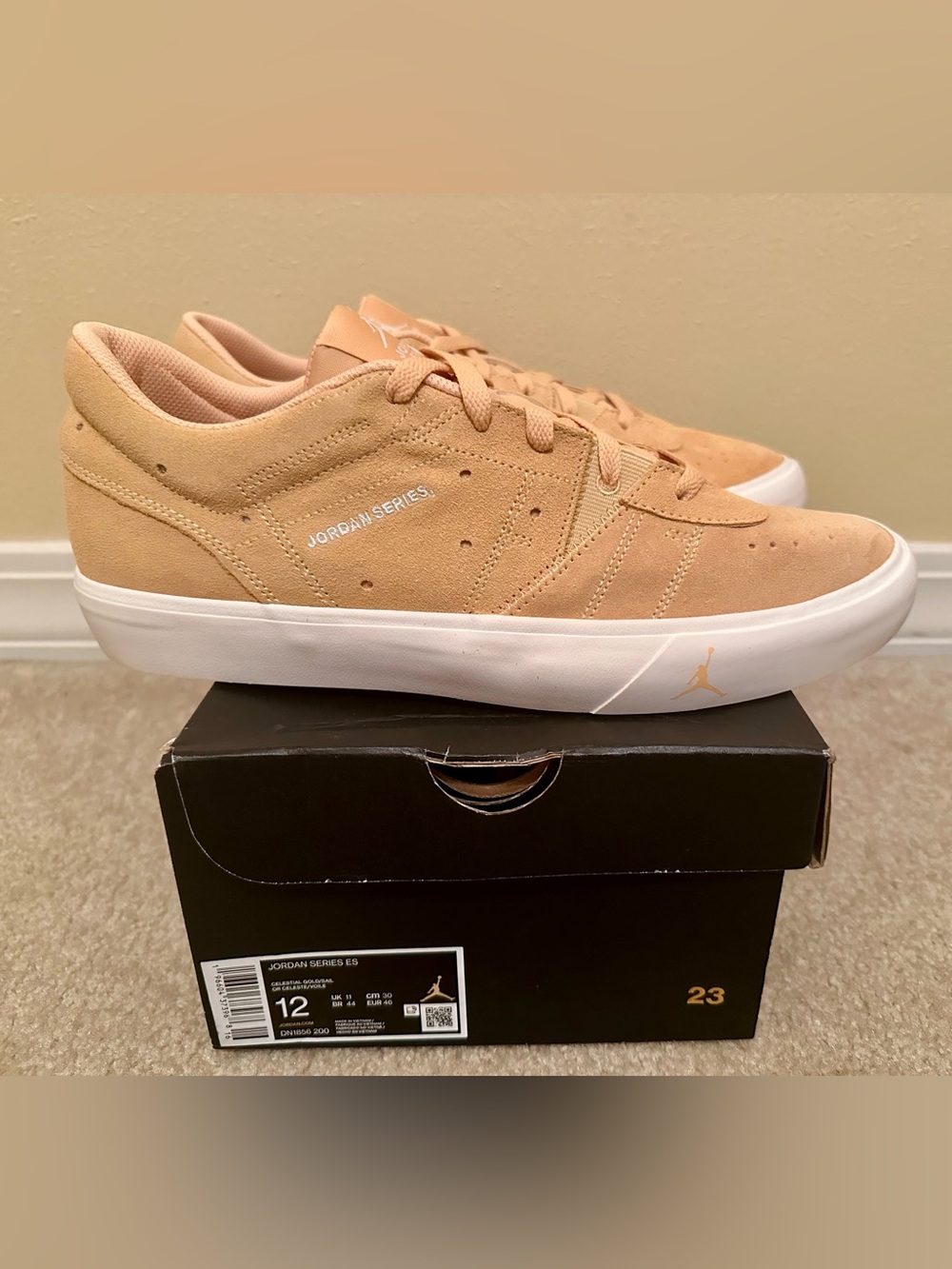Jordan Low-Top Sneakers in Tan with White Midsole